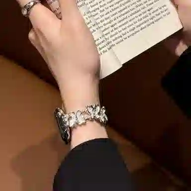 老佳 苹果适用 手表表带 金属材质 蝴蝶金属弹力一体表带男女通用