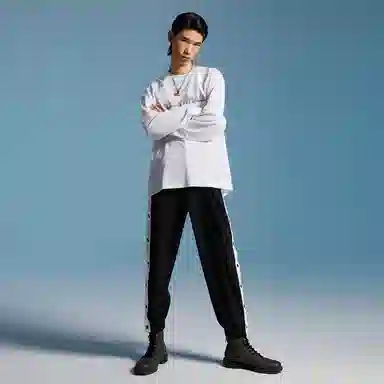 HLA JEANSLogoT
