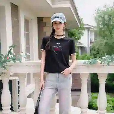 Three Quarters logo T