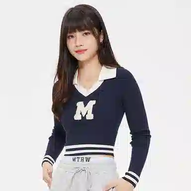 美特斯邦威 字母翻领时尚短款内搭针织衫 女款