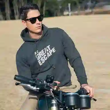 AKCLUB The Great Escape Hoodie