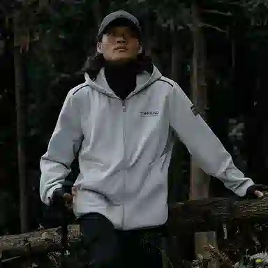 探路者  户外运动休闲简约舒适百搭  软壳衣  男款
