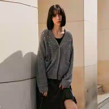 V