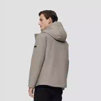 700