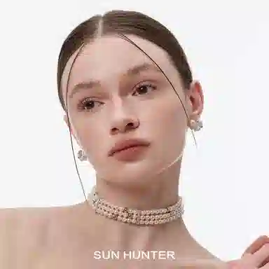 SUN HUNTER choker