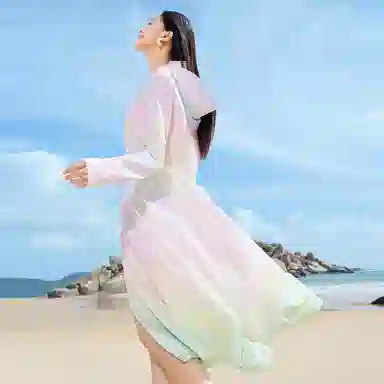 波司登 骄阳系列 薄荷曼波 晕染印花冰丝凉感亲肤透气防紫外线显瘦全包裹过膝连帽长款长裙防晒服 女款