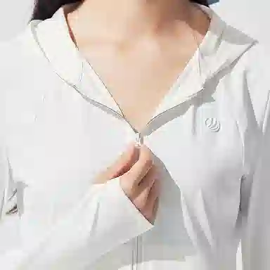 波司登 轻薄女士户外显瘦修身凉感透气减龄短款皮肤衣防晒服 女款