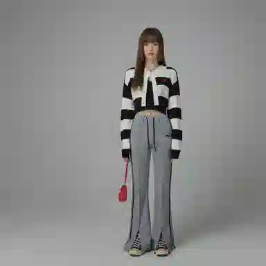 CHUU Letter Print High Waist Flared Pants