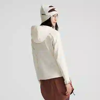 探路者  抓绒防风防泼水修身版型  软壳衣  女款