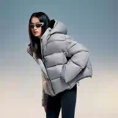波司登 连帽纯色短款简约时尚羽绒服 女款