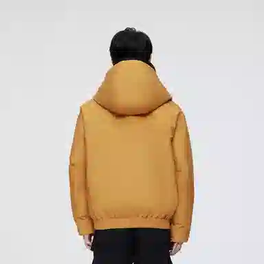 700