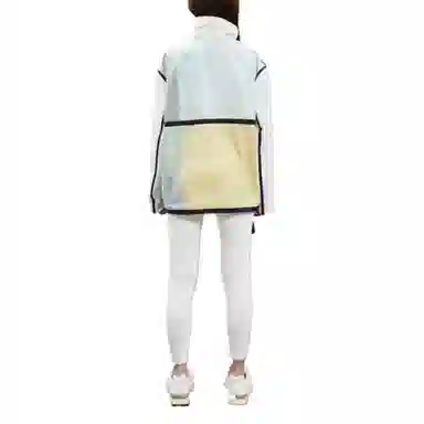 THE MUSEUM VISITOR 23PRE-SPRING