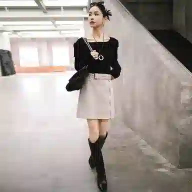 美洋 纯色方领短款修身长袖针织衫 女款