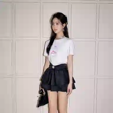 Three Quarters logo T