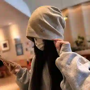 恩僾德 金属字母秋冬季小众百搭大头围冷帽显脸小包头旅行 聚酯纤维 帽子 男女同款情侣款