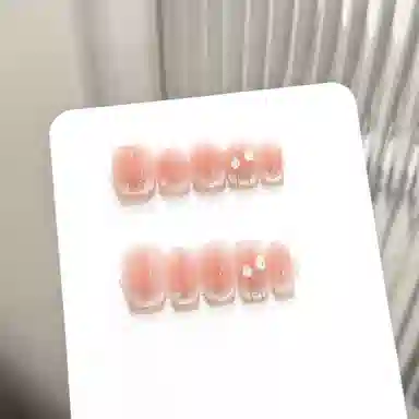 凡泽 沁水露珠郁金香多巴胺粉红微笑  穿戴甲 短短梯粉色渐变 可爱