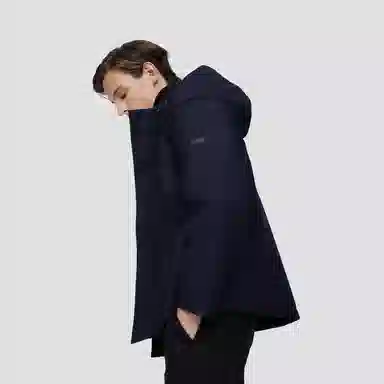 700