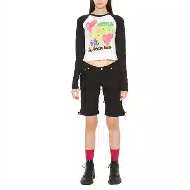 THE MUSEUM VISITOR T