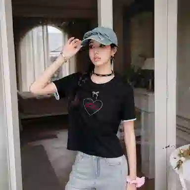 Three Quarters logo T