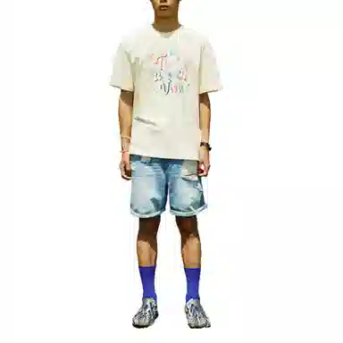 THE MUSEUM VISITOR PARTY GLITTER T