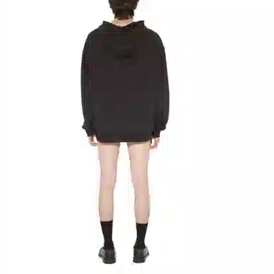 THE MUSEUM VISITOR 24SS