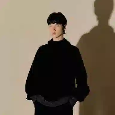 速写 连帽简约纯色通勤优雅时尚毛衣 男款