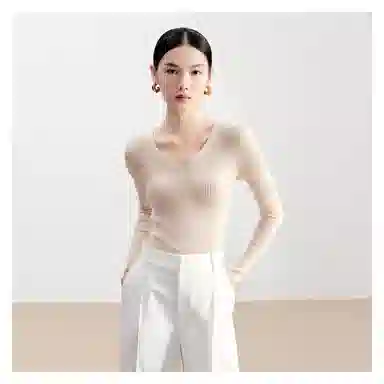 太平鸟 轻云衫可机洗针织上衣无缝一体羊毛纯色长袖套头毛衣 女款