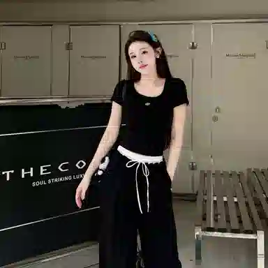 Three Quarters logo T