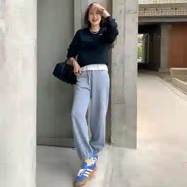 美洋 彩虹糖 薄荷曼波轻薄刺绣圆领长袖卫衣 女款