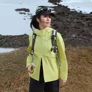 波司登 纯色拉链连帽轻薄 通勤户外 防水防风透气轻量功能外套夹克 女款