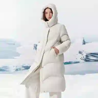 太平鸟 云朵时尚简约长款保暖高充绒羽绒服 女款