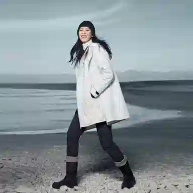 波司登 纯色三合一连帽立领中长款羽绒服外套 女款 白桦色