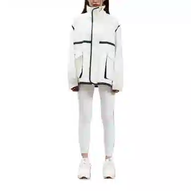 THE MUSEUM VISITOR 23PRE-SPRING