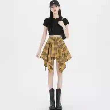 COMMA GIRL A