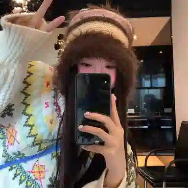 恩僾德 日系原宿渐变色骑车条纹保暖小众百毛绒帽子高颜值显脸小女秋冬系带护耳针织套头搭 聚酯纤维 绒线帽 男女同款情侣款