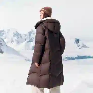 太平鸟 云朵时尚简约长款保暖高充绒羽绒服 女款