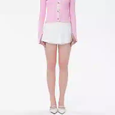 Three Quarters Pleated A-Line Shorts White