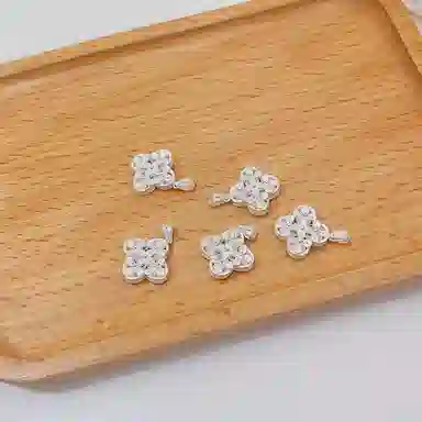 990