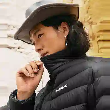 探路者 户外轻暖舒适连帽防钻绒鹅绒外套羽绒服 男款