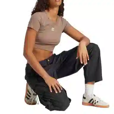 adidas originals Essentials logo T