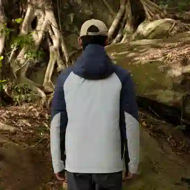【出游必备】 波司登  冲锋衣系列 软壳拼色户外防风防水透湿连帽 冲锋衣 男女同款
