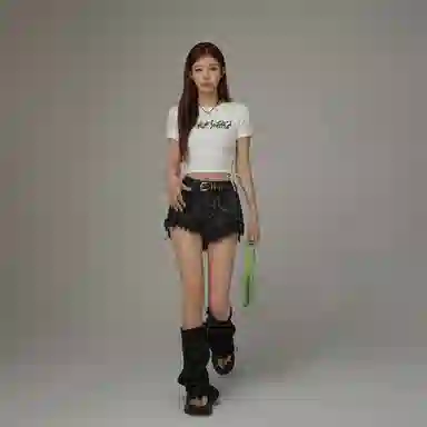 CHUU Frayed Tassel Denim Shorts