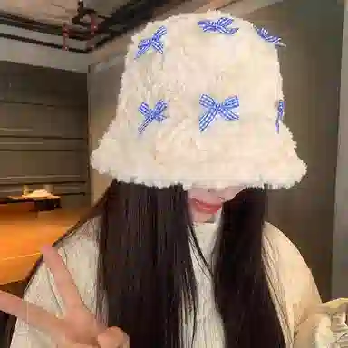 恩僾德 星星毛绒奶呼呼奶白日系可爱甜美显脸小保暖盆帽 聚酯纤维 渔夫帽 男女同款情侣款