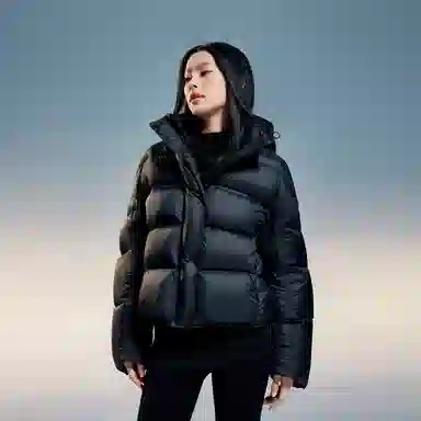 波司登 连帽纯色短款简约时尚羽绒服 女款