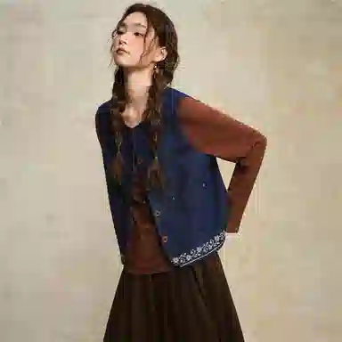 佐丹奴 撞色绣花下摆圆领牛仔外套马甲 女款