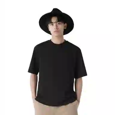 HM T
