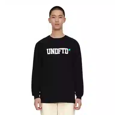 UNDEFEATED LogoT