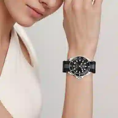 GUCCI Dive Automatic 40mm Black Nylon