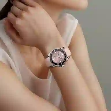 Gucci Dive 36mm Pink