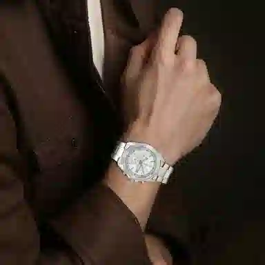 Seiko 41mm Quartz Silver